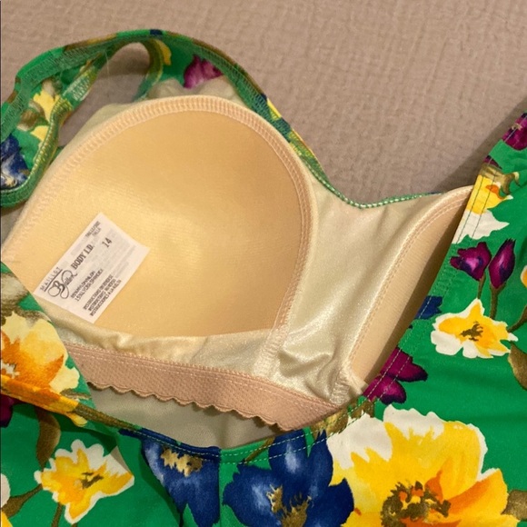 MAILLOT Batten Floral One-Piece Swimsuit. Size 14 - Picture 4 of 7